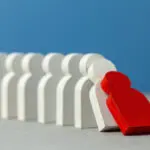 Dominóként dőlő figurák, kezesség